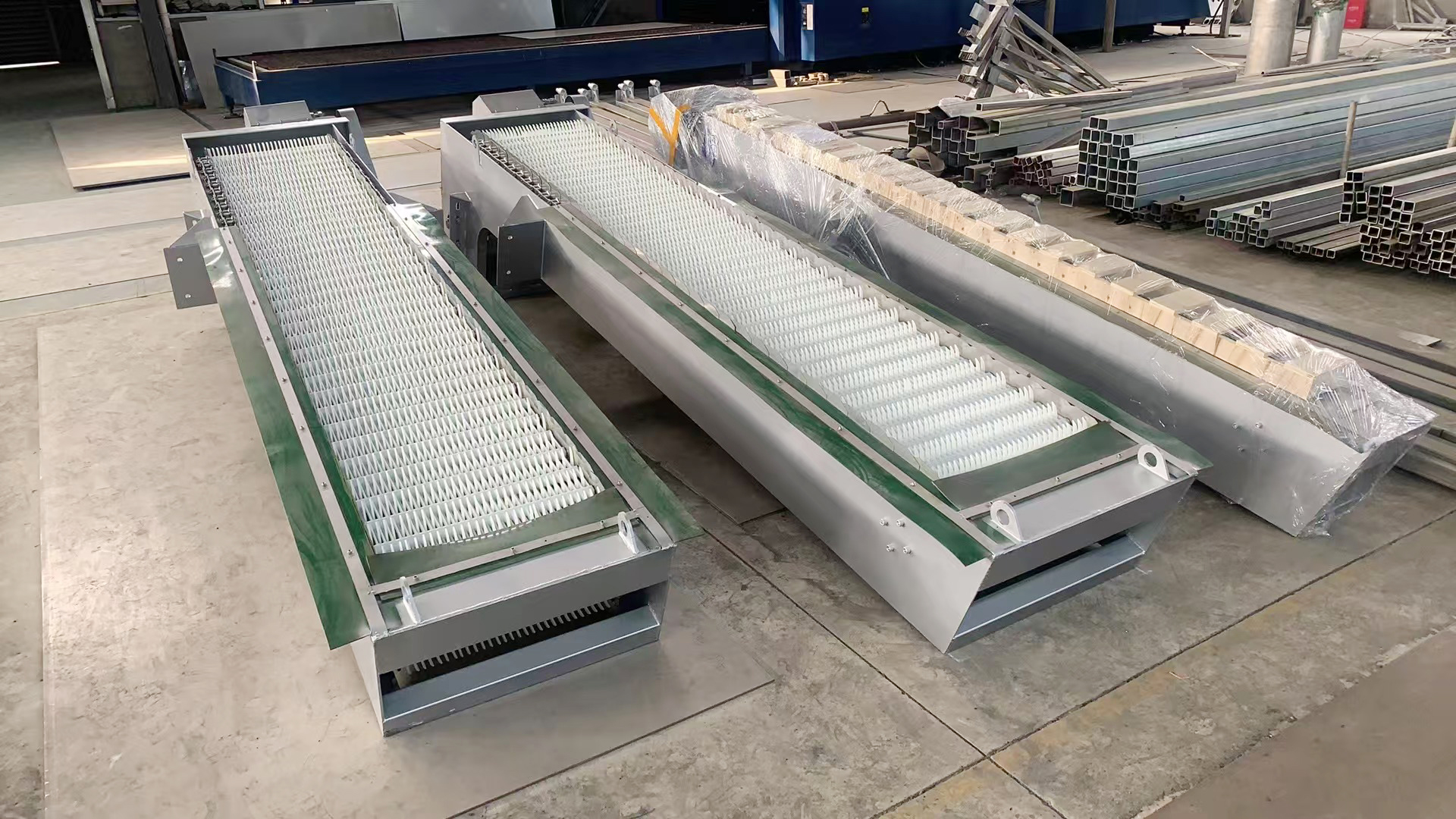 回轉(zhuǎn)耙式格柵除污機(jī)是保障整個(gè)水處理系統(tǒng)順暢運(yùn)行的基石。